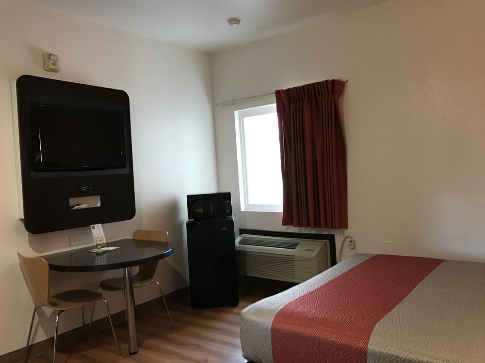 Hotel 6-costa Mesa, Ca - Newport Beach