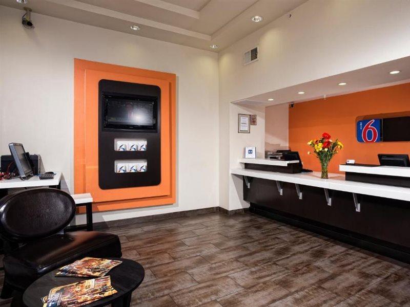 Hotel 6-costa Mesa, Ca - Newport