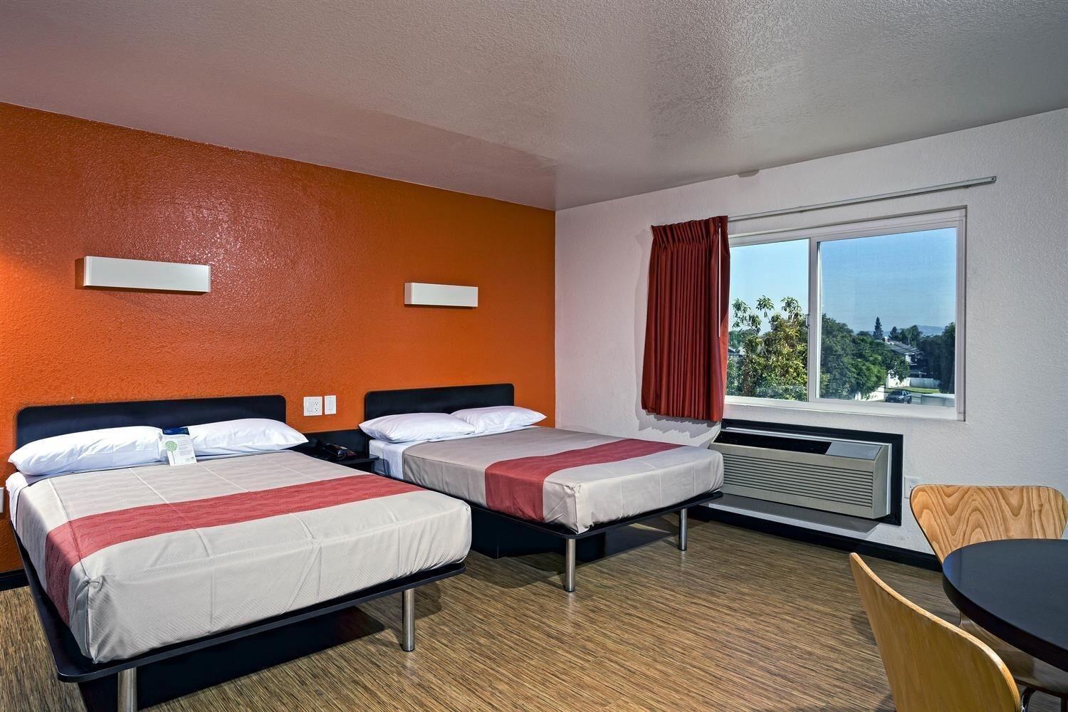 6-costa Mesa, Ca - Newport 2*