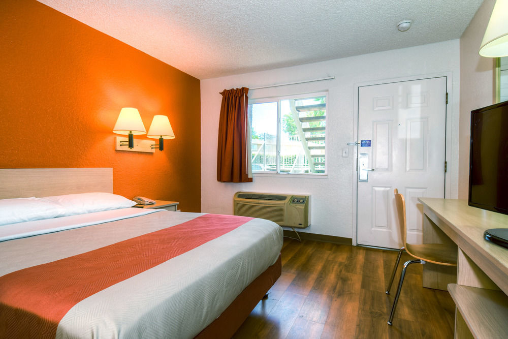 6-costa Mesa, Ca - Newport Hotel 2*