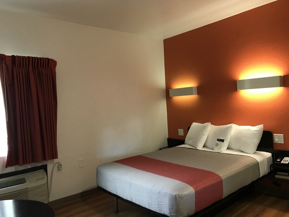 6-costa Mesa, Ca - Newport Hotel