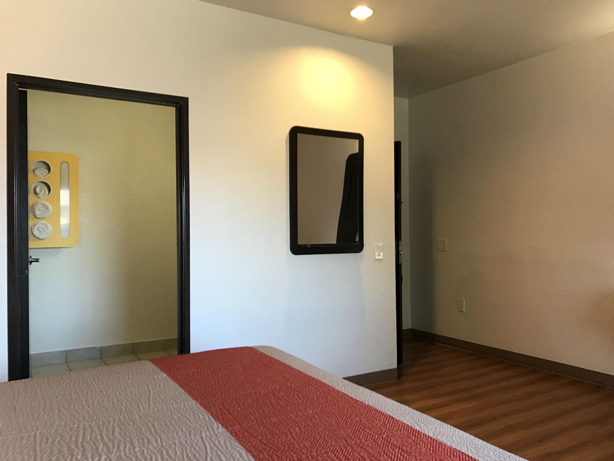 6-costa Mesa, Ca - Newport Hotel 2*